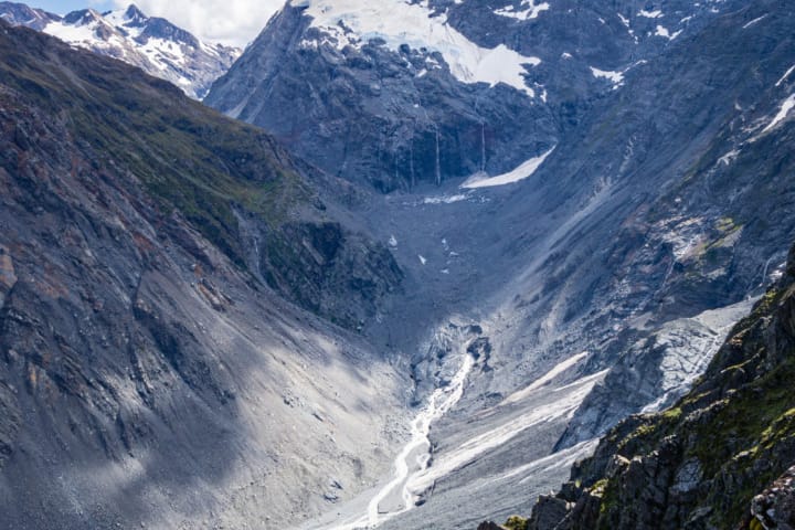 The view to the lower Mueller Glacier