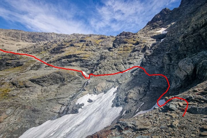 The alternate route, sidling around the 1960m contour